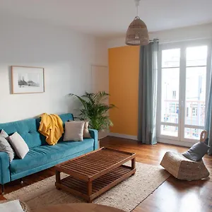 Apartment Spacieux Avec Balcon Et Parking, Brest
