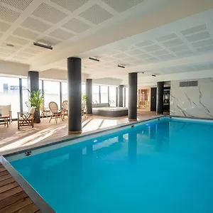 Aparthotel Le Barracuda & Spa, Centre Port, Pieds Dans L'eau, Vue, Brest